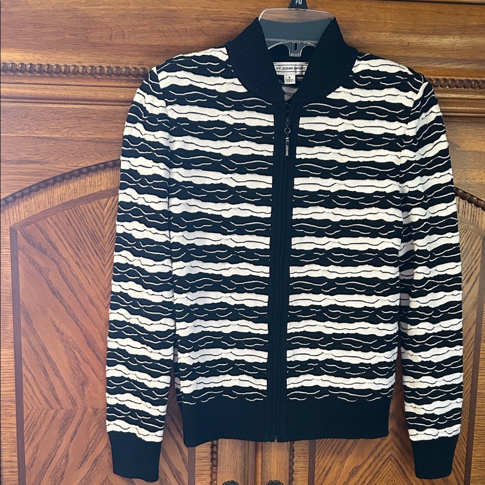 St. John Size P. EUC. Impeccable. Black and white zippered sweater jacket.